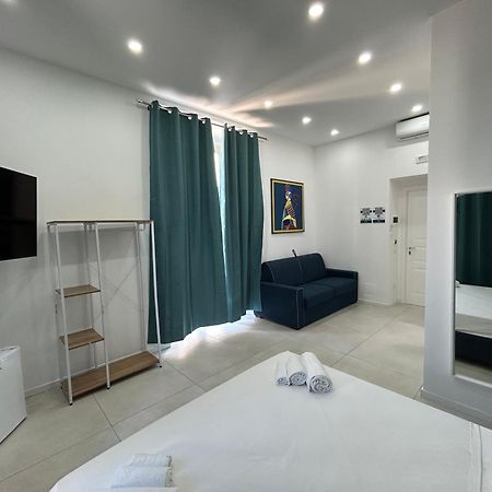 Enjoy Rooms Napoli Bagian luar foto