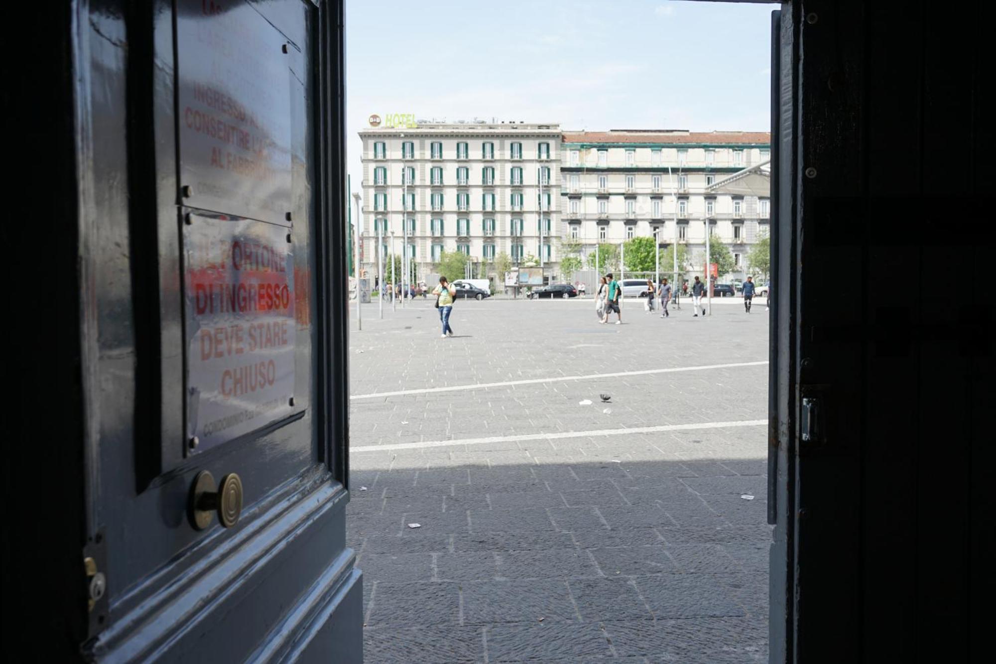 Enjoy Rooms Napoli Bagian luar foto
