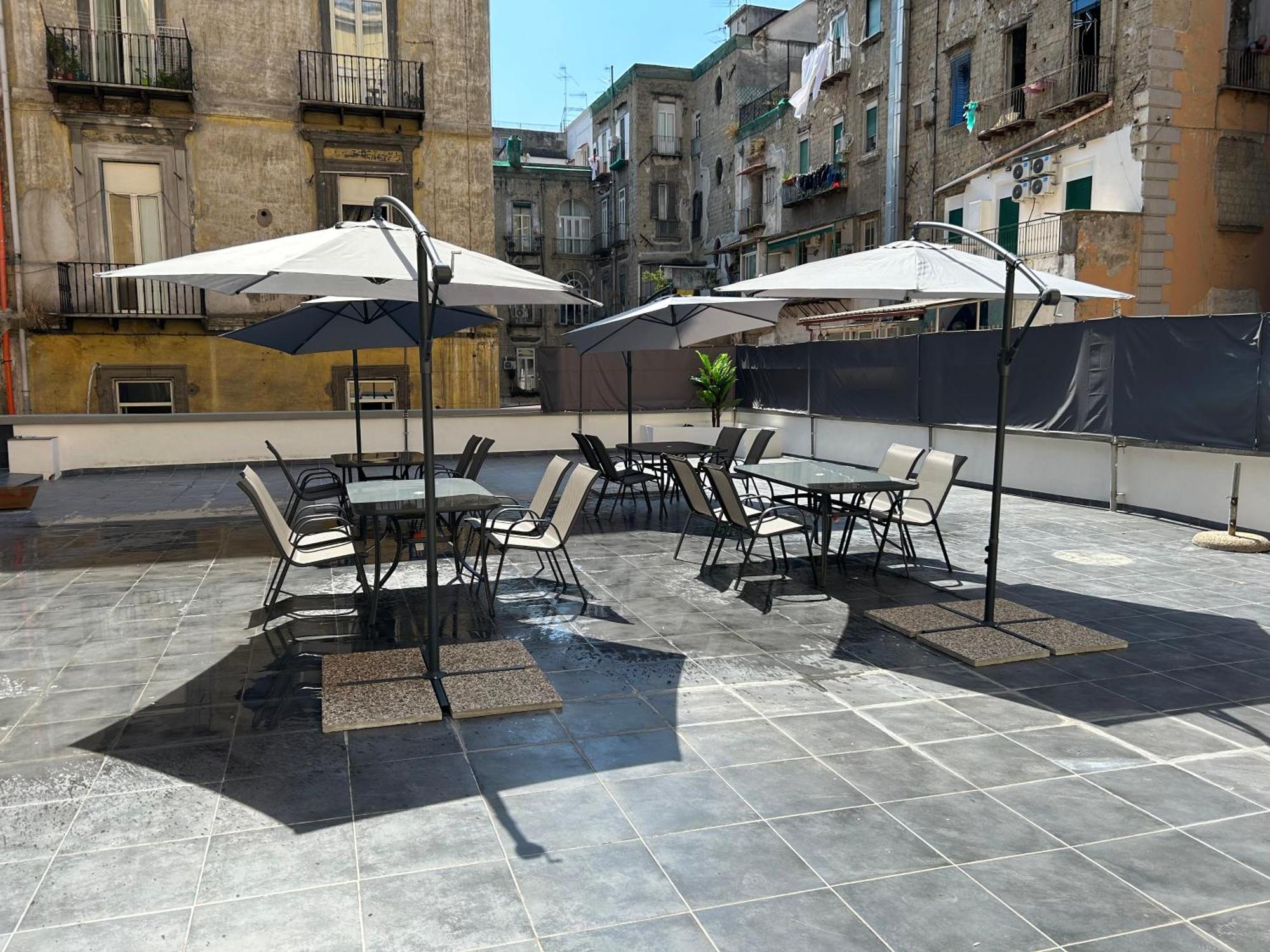 Enjoy Rooms Napoli Bagian luar foto