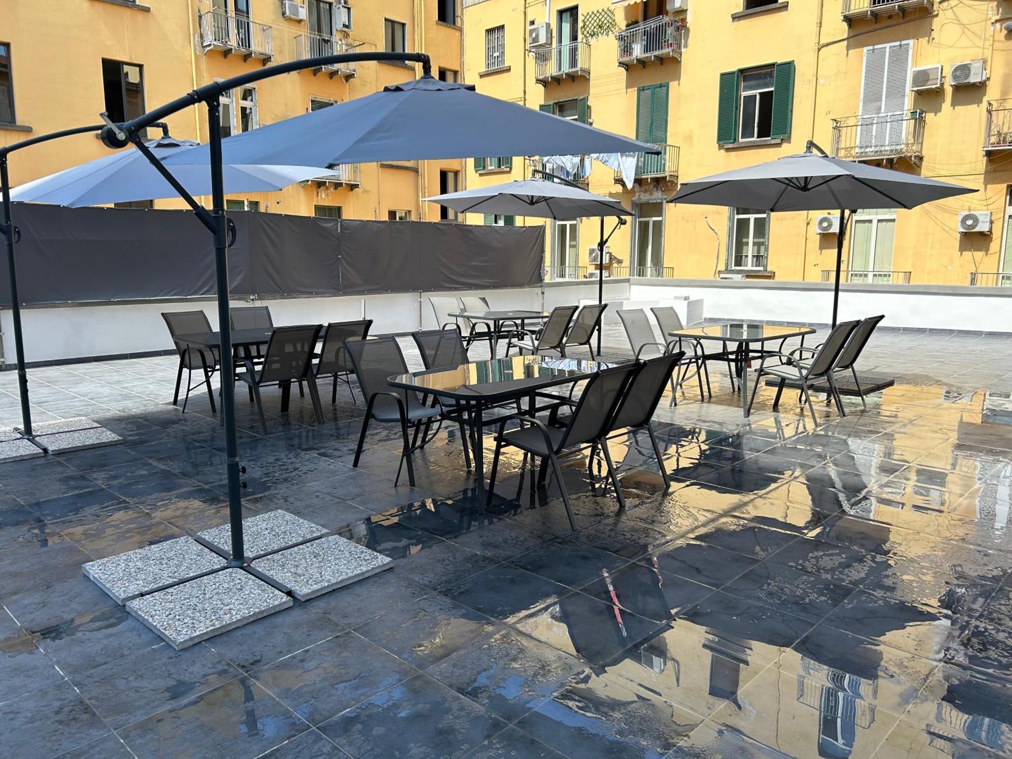 Enjoy Rooms Napoli Bagian luar foto