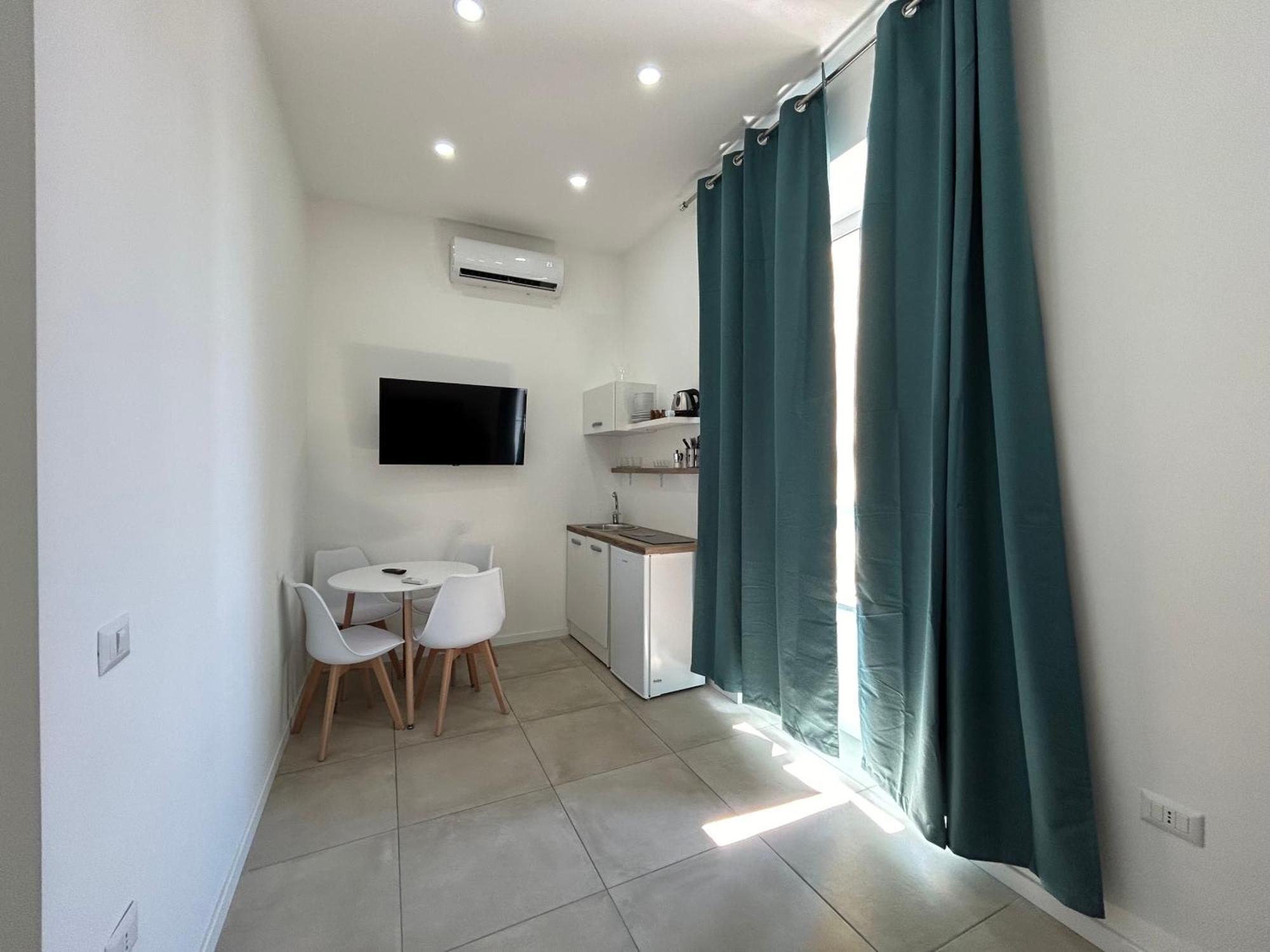 Enjoy Rooms Napoli Bagian luar foto