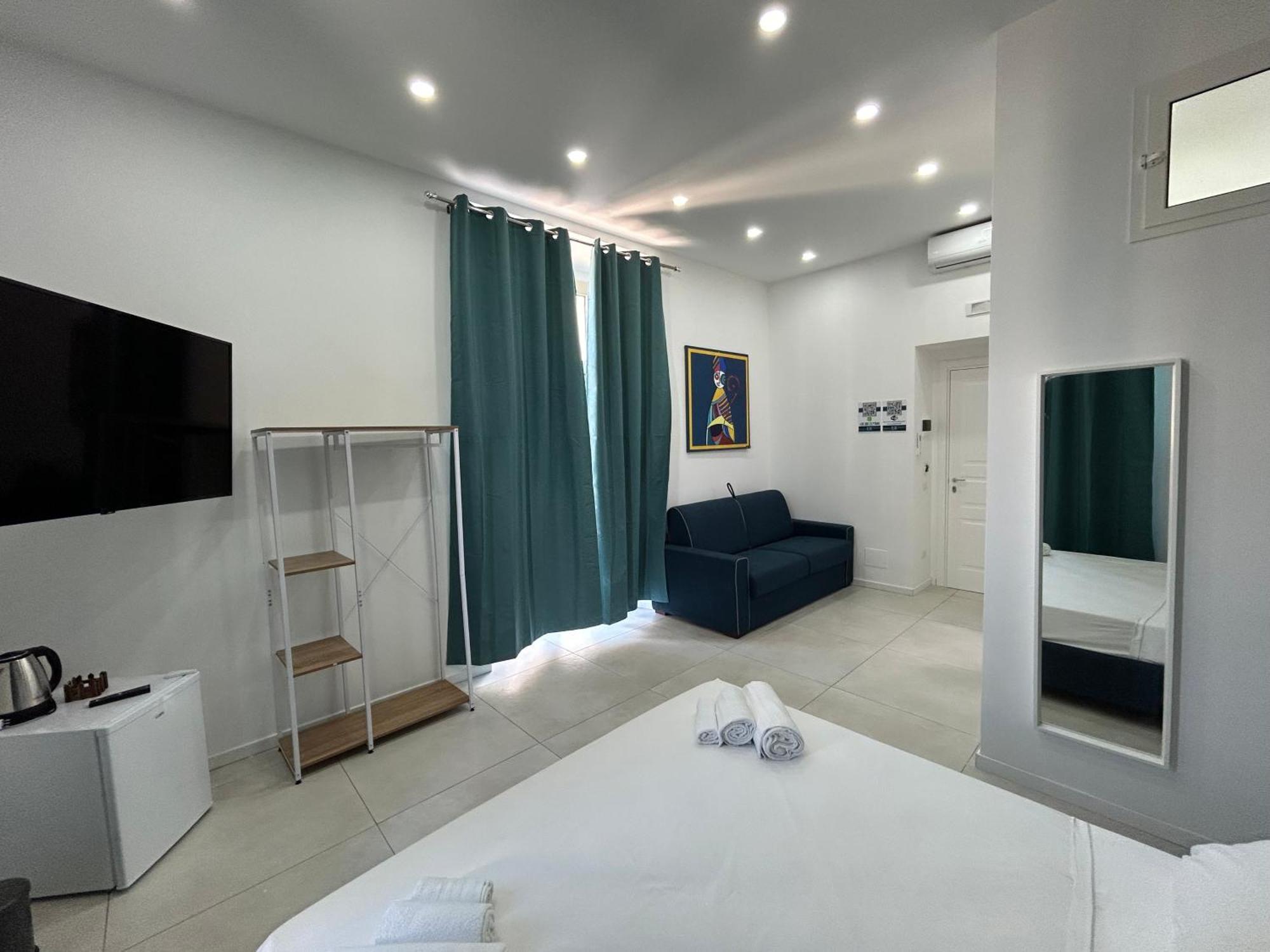 Enjoy Rooms Napoli Bagian luar foto